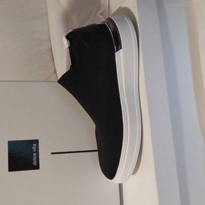 Dolce Vita Jayla black knit shoes